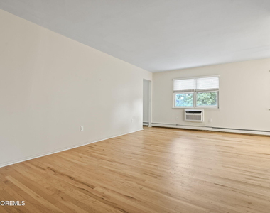 63 Stonehurst Boulevard - Photo Thumbnail 2
