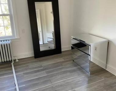 1195 Lincoln Square - Photo Thumbnail 6
