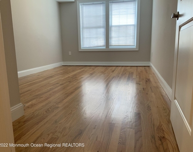 48 1st Avenue - Photo Thumbnail 6