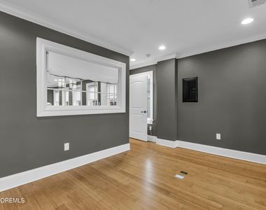 205 Bay Avenue - Photo Thumbnail 8