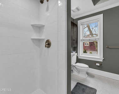 205 Bay Avenue - Photo Thumbnail 10