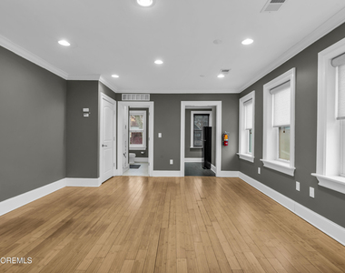 205 Bay Avenue - Photo Thumbnail 5
