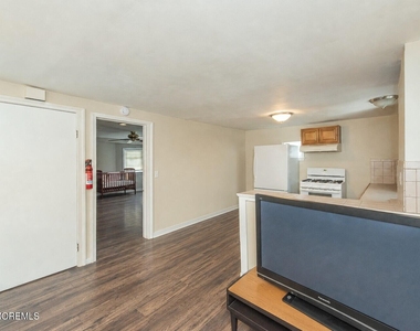 9 Central Avenue - Photo Thumbnail 4