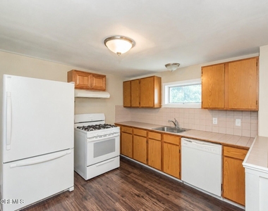 9 Central Avenue - Photo Thumbnail 9