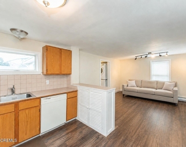 9 Central Avenue - Photo Thumbnail 12