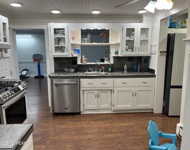 674 Morford Avenue - Photo Thumbnail 7