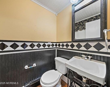 674 Morford Avenue - Photo Thumbnail 8