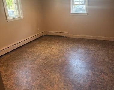 306 Myrtle Street - Photo Thumbnail 2