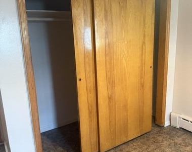 306 Myrtle Street - Photo Thumbnail 4