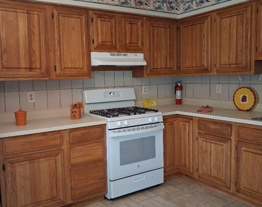287 Elmwood Court - Photo Thumbnail 3
