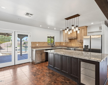 1202 W Amelia Avenue - Photo Thumbnail 12