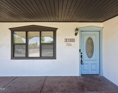 1202 W Amelia Avenue - Photo Thumbnail 4