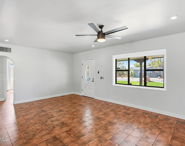1202 W Amelia Avenue - Photo Thumbnail 6