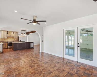1202 W Amelia Avenue - Photo Thumbnail 9