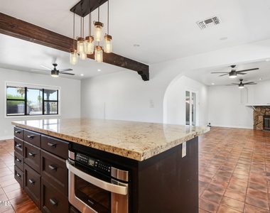 1202 W Amelia Avenue - Photo Thumbnail 14