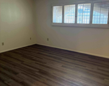 4619 S Rita Lane - Photo Thumbnail 6