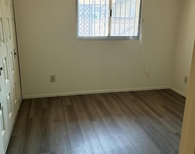 4619 S Rita Lane - Photo Thumbnail 12