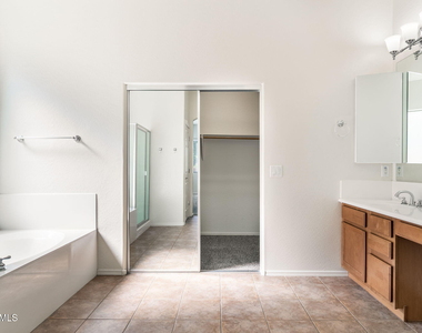 2230 W Calle Del Sol -- - Photo Thumbnail 15