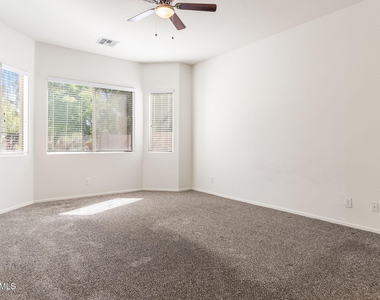 2230 W Calle Del Sol -- - Photo Thumbnail 12