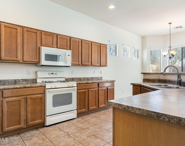 2230 W Calle Del Sol -- - Photo Thumbnail 7