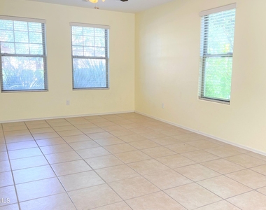 2741 E Bart Street - Photo Thumbnail 4
