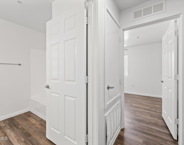3065 N 67th Avenue - Photo Thumbnail 19