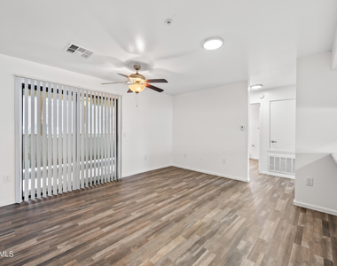 3065 N 67th Avenue - Photo Thumbnail 4