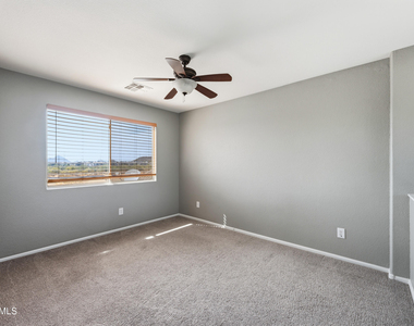 27820 N 26th Avenue - Photo Thumbnail 10
