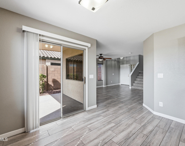 27820 N 26th Avenue - Photo Thumbnail 5