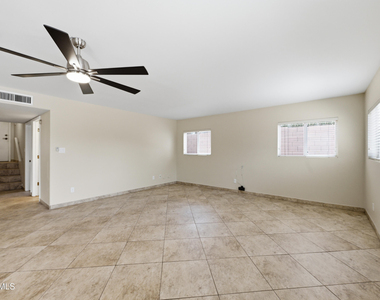 2743 E Verbena Drive - Photo Thumbnail 7
