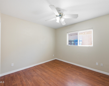 2743 E Verbena Drive - Photo Thumbnail 27