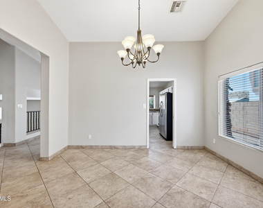 2743 E Verbena Drive - Photo Thumbnail 4