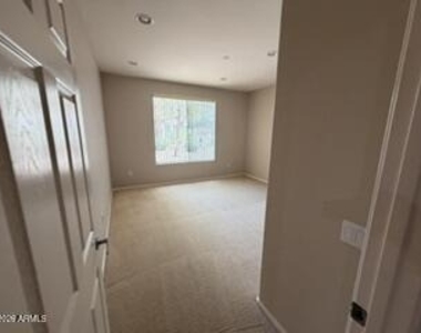 16774 W Aspen View Drive - Photo Thumbnail 12
