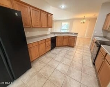 16774 W Aspen View Drive - Photo Thumbnail 4