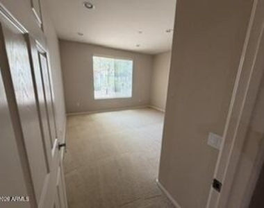 16774 W Aspen View Drive - Photo Thumbnail 14