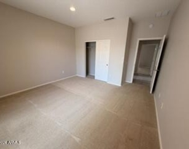 16774 W Aspen View Drive - Photo Thumbnail 3
