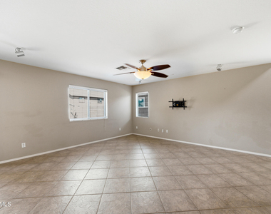 45022 W Bahia Drive - Photo Thumbnail 3