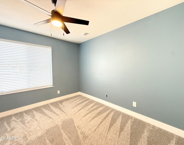 2601 E Hopi Avenue - Photo Thumbnail 15