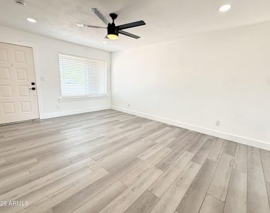 2601 E Hopi Avenue - Photo Thumbnail 4