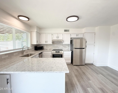 2601 E Hopi Avenue - Photo Thumbnail 6