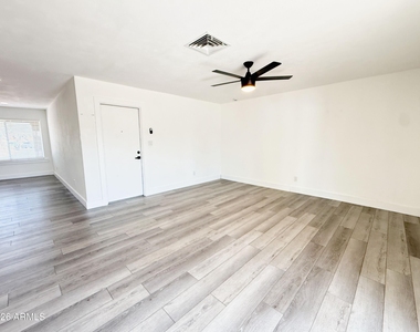 2601 E Hopi Avenue - Photo Thumbnail 9