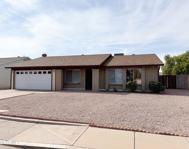 2601 E Hopi Avenue - Photo Thumbnail 1