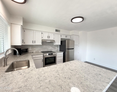 2601 E Hopi Avenue - Photo Thumbnail 7