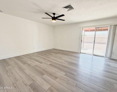 2601 E Hopi Avenue - Photo Thumbnail 8