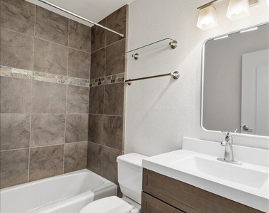 1433 E Windsor Avenue - Photo Thumbnail 17