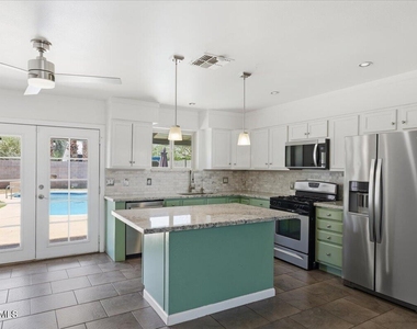 1433 E Windsor Avenue - Photo Thumbnail 5