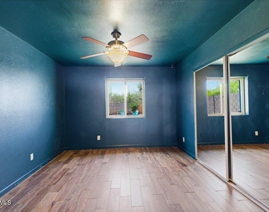 1433 E Windsor Avenue - Photo Thumbnail 10