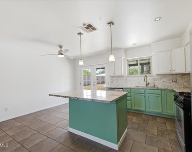1433 E Windsor Avenue - Photo Thumbnail 6