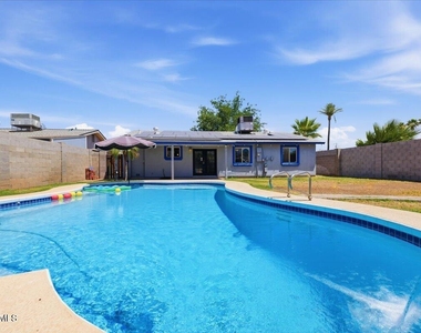 1433 E Windsor Avenue - Photo Thumbnail 25