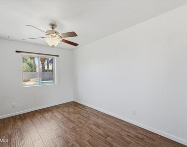 1433 E Windsor Avenue - Photo Thumbnail 15